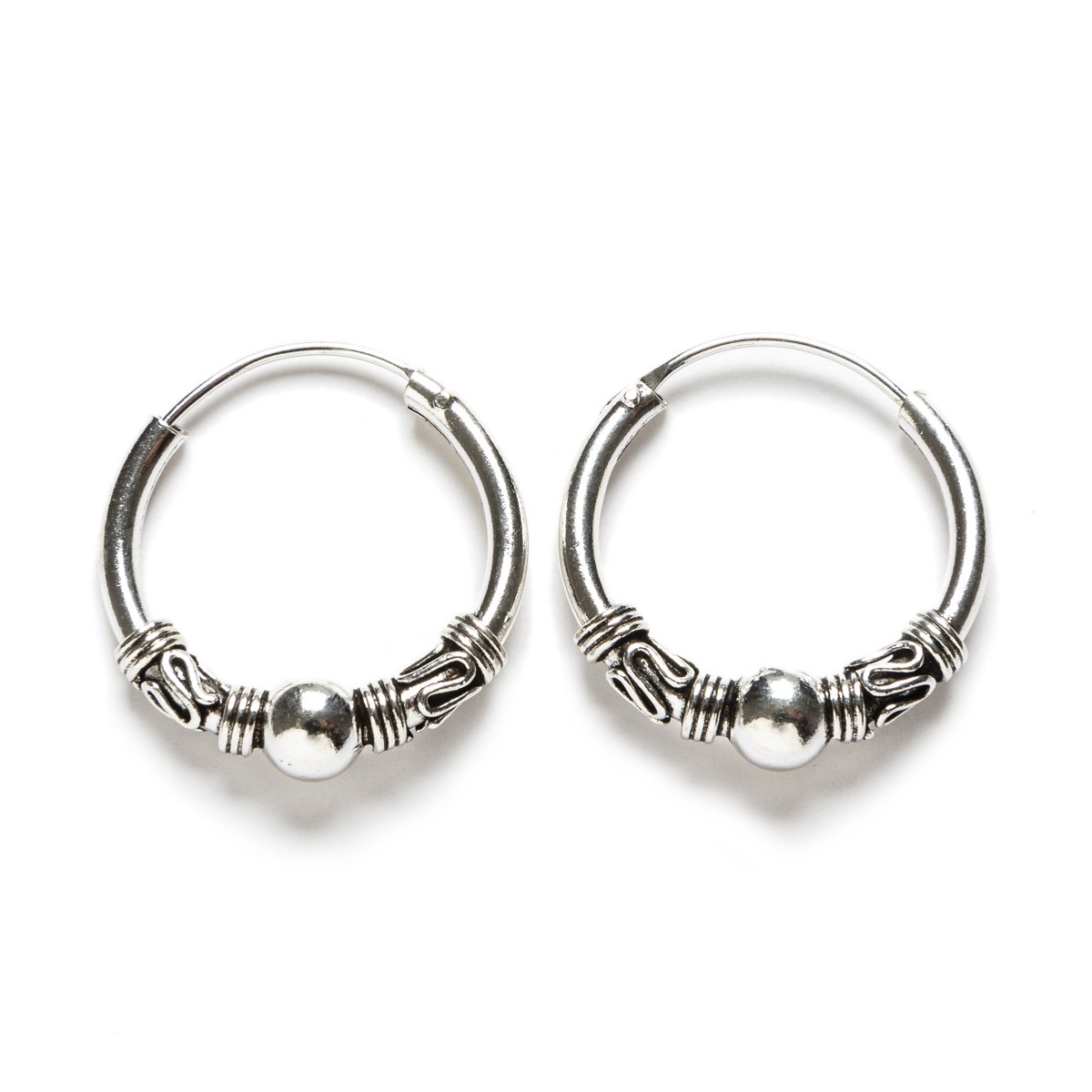 Aros Bali de plata de ley con bola central - 20mm
