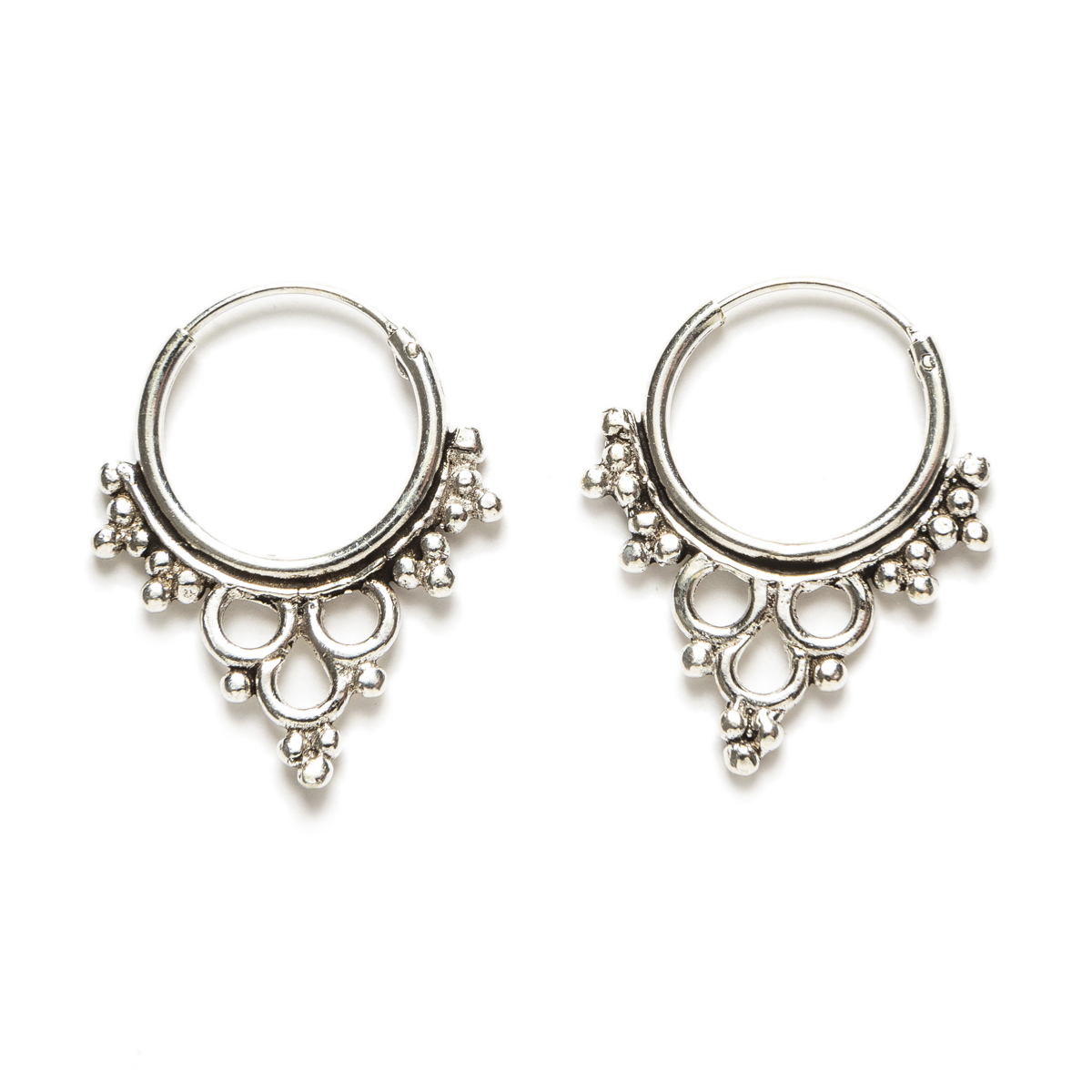Aros Bali de plata de ley con adorno ornamental 20x15mm