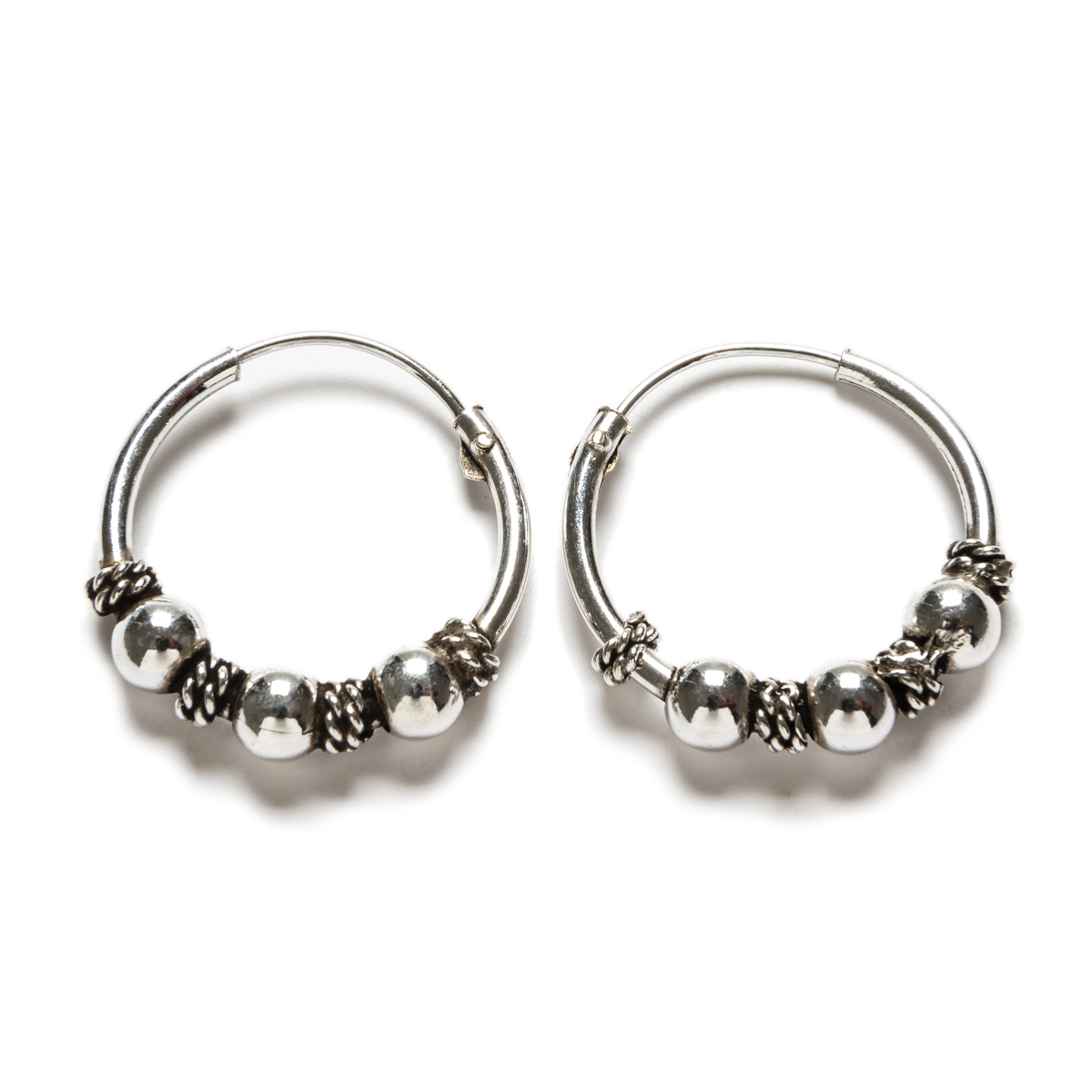 Aros Bali de plata de ley con 3 bolitas-18mm